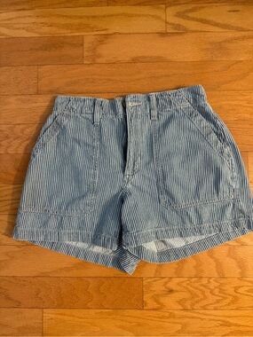 GAP Blue and White Pinstripe Women’s Shorts NWOT